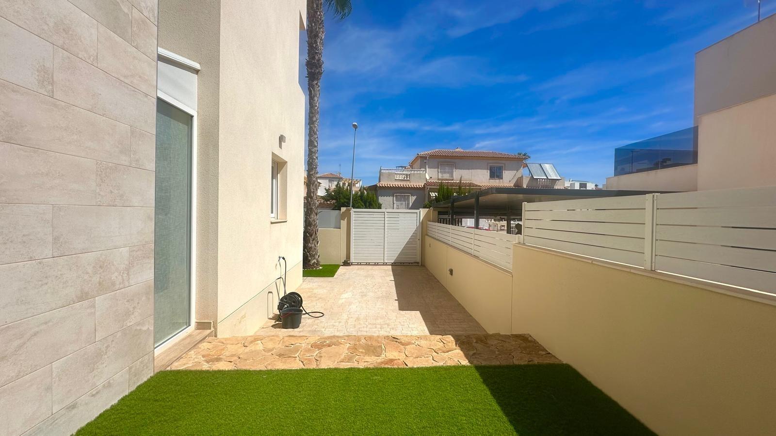 3 Bed, 3 Bath, HouseFor Sale, Torrevieja, Alicante