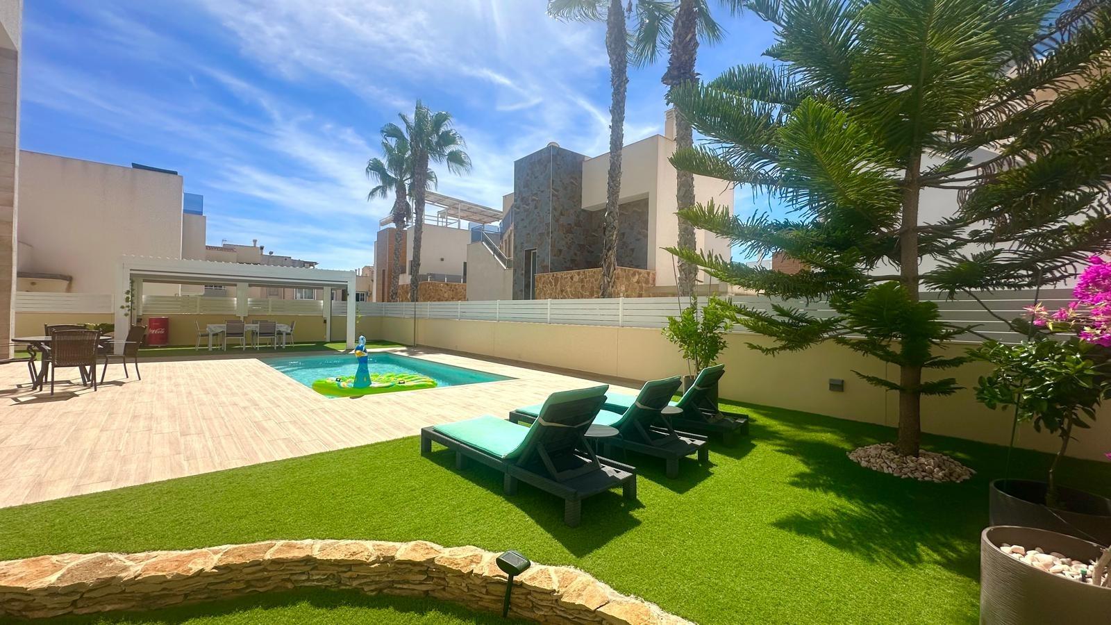 3 Bed, 3 Bath, HouseFor Sale, Torrevieja, Alicante