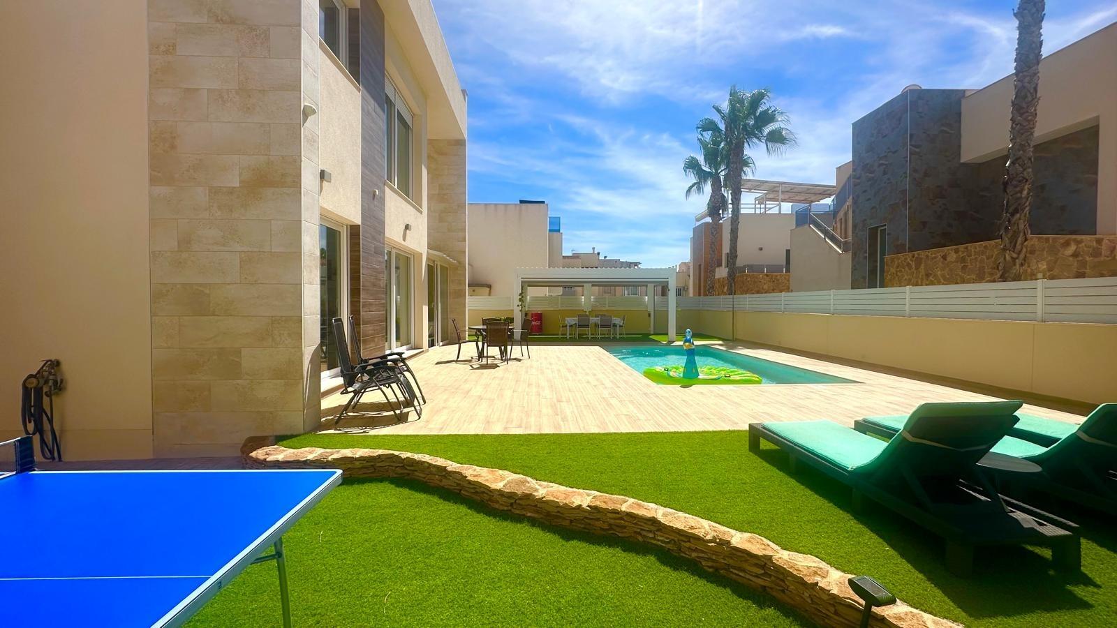 3 Bed, 3 Bath, HouseFor Sale, Torrevieja, Alicante