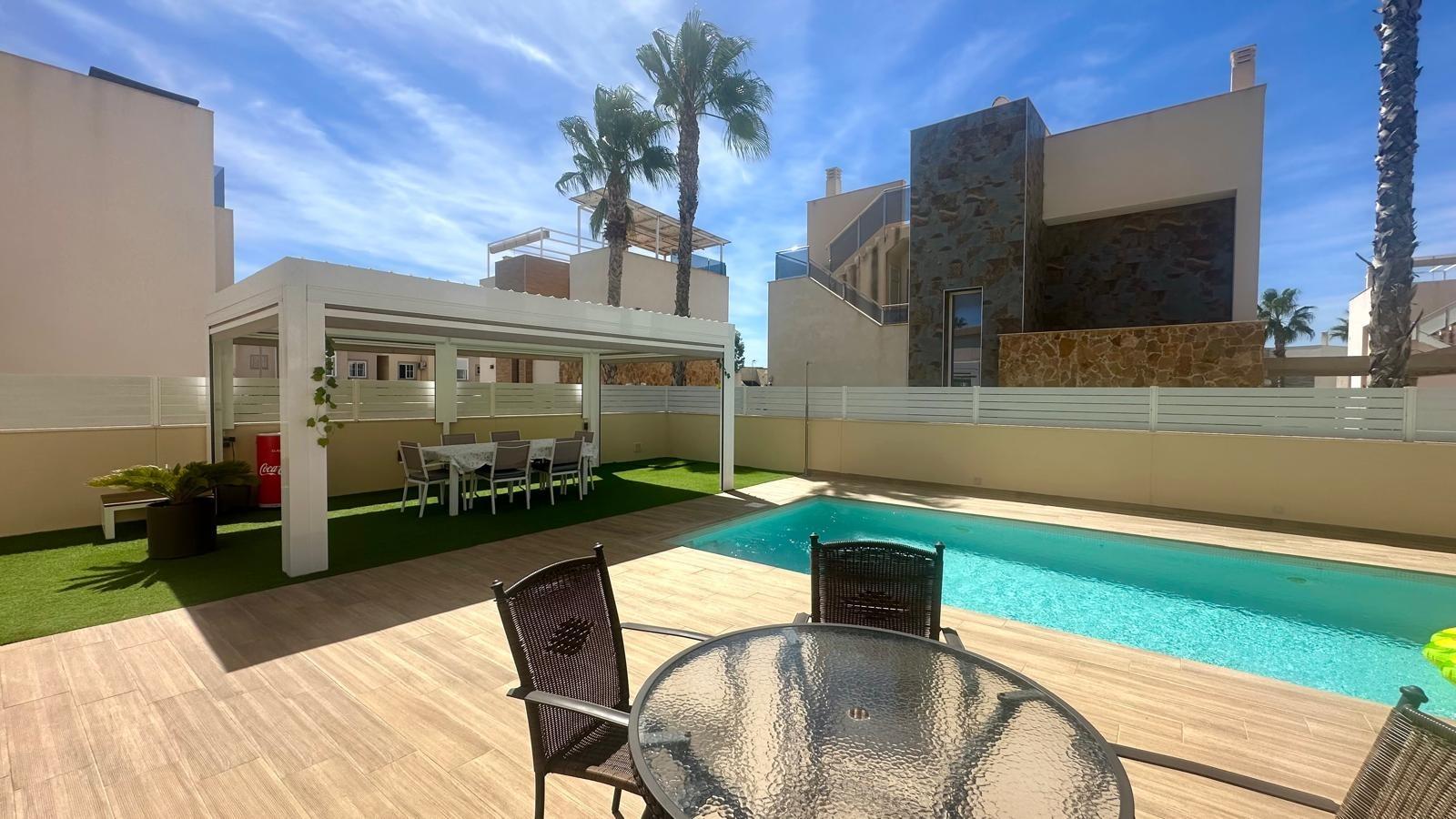 3 Bed, 3 Bath, HouseFor Sale, Torrevieja, Alicante