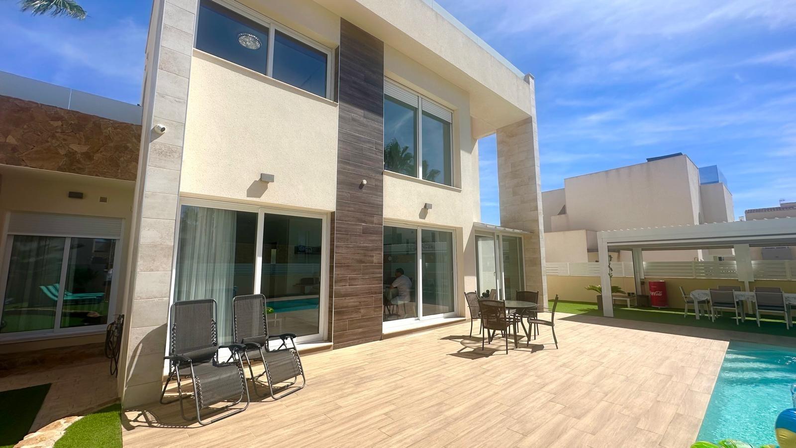 3 Bed, 3 Bath, HouseFor Sale, Torrevieja, Alicante