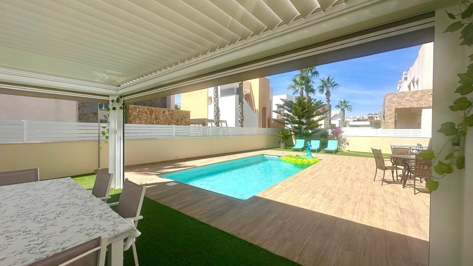 3 Bed, 3 Bath, HouseFor Sale, Torrevieja, Alicante