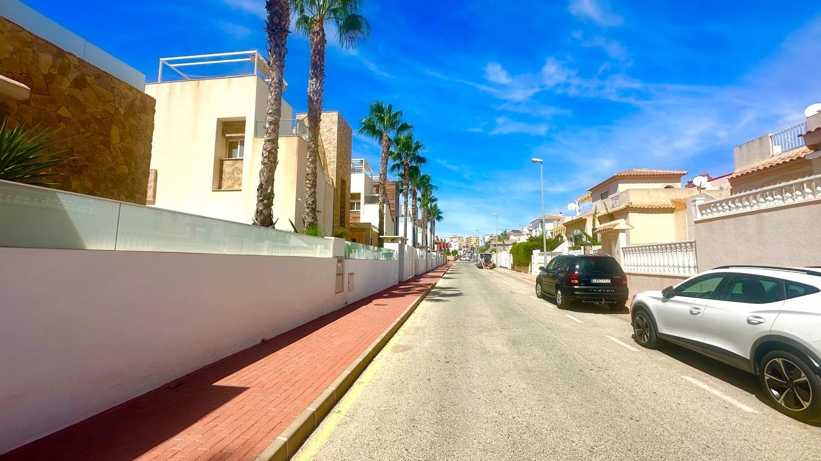 3 Bed, 3 Bath, HouseFor Sale, Torrevieja, Alicante
