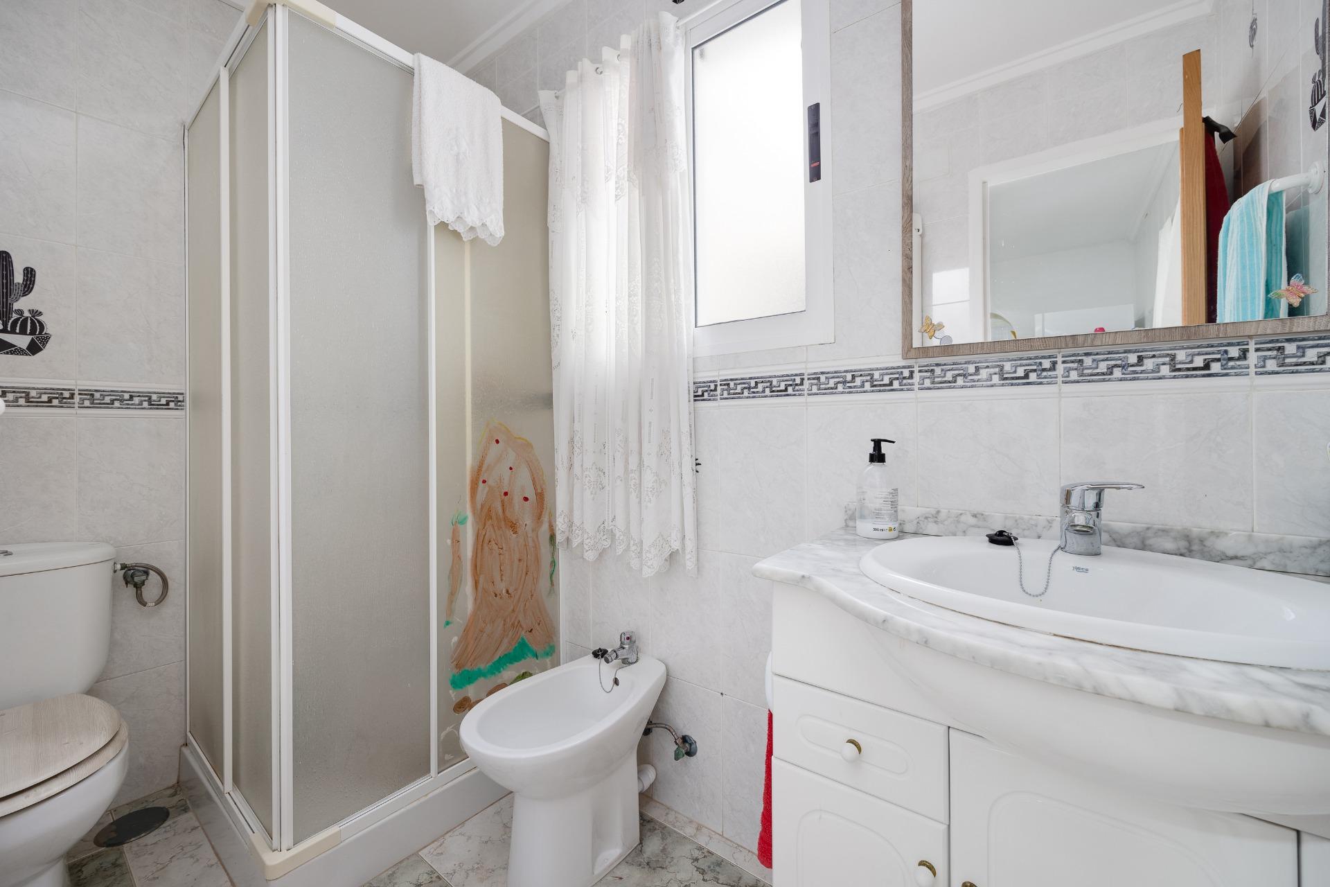 3 Bed, 2 Bath, ApartmentFor Sale, Torrevieja, Alicante