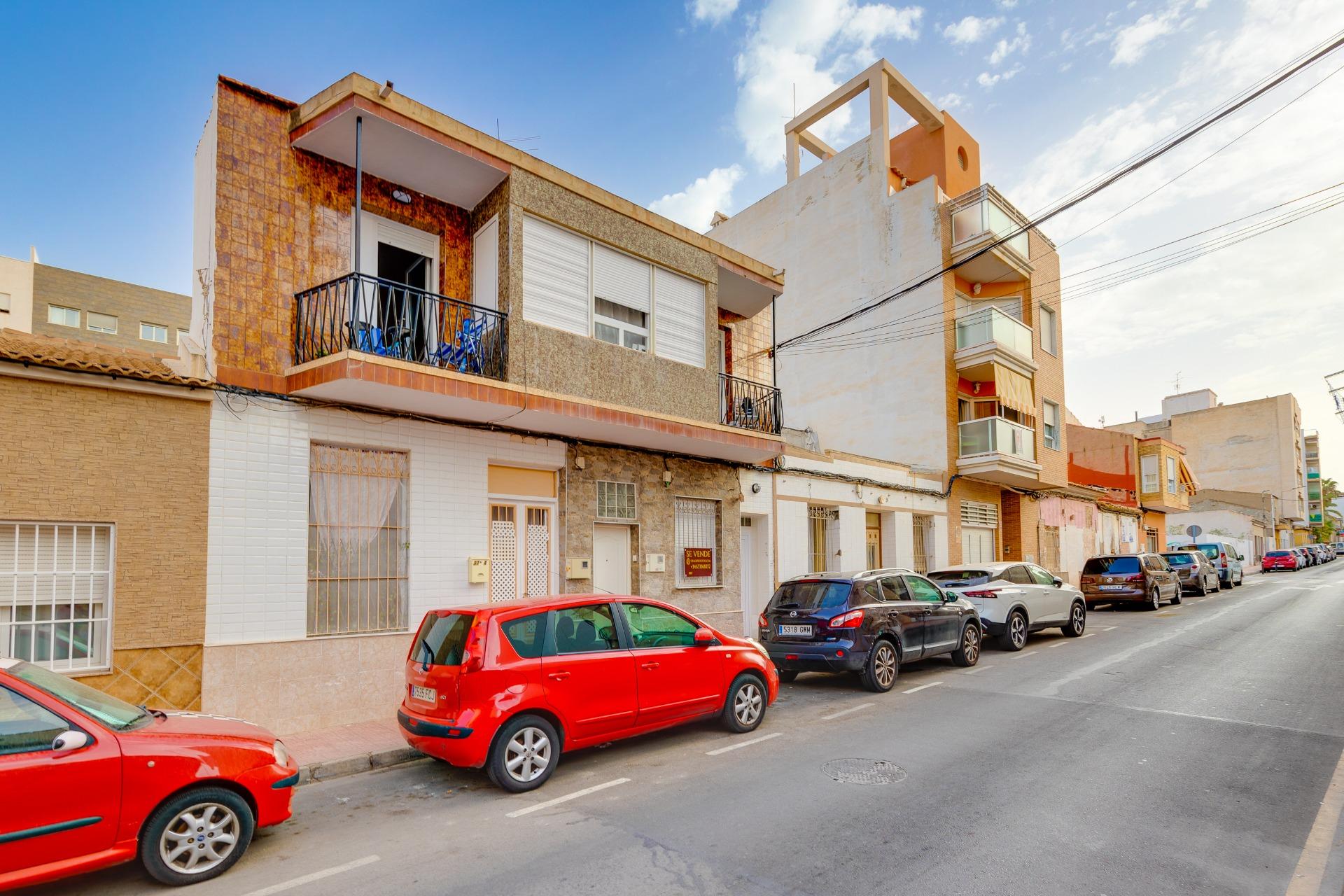 3 Bed, 2 Bath, ApartmentFor Sale, Torrevieja, Alicante