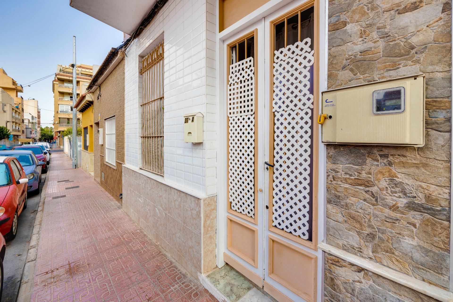 3 Bed, 2 Bath, ApartmentFor Sale, Torrevieja, Alicante