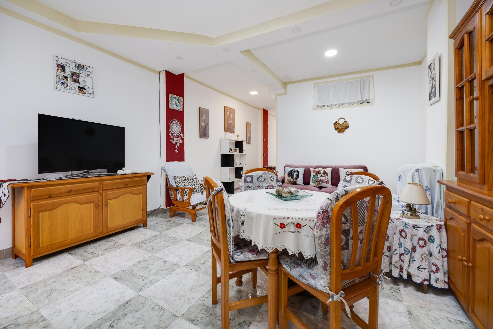 3 Bed, 2 Bath, ApartmentFor Sale, Torrevieja, Alicante