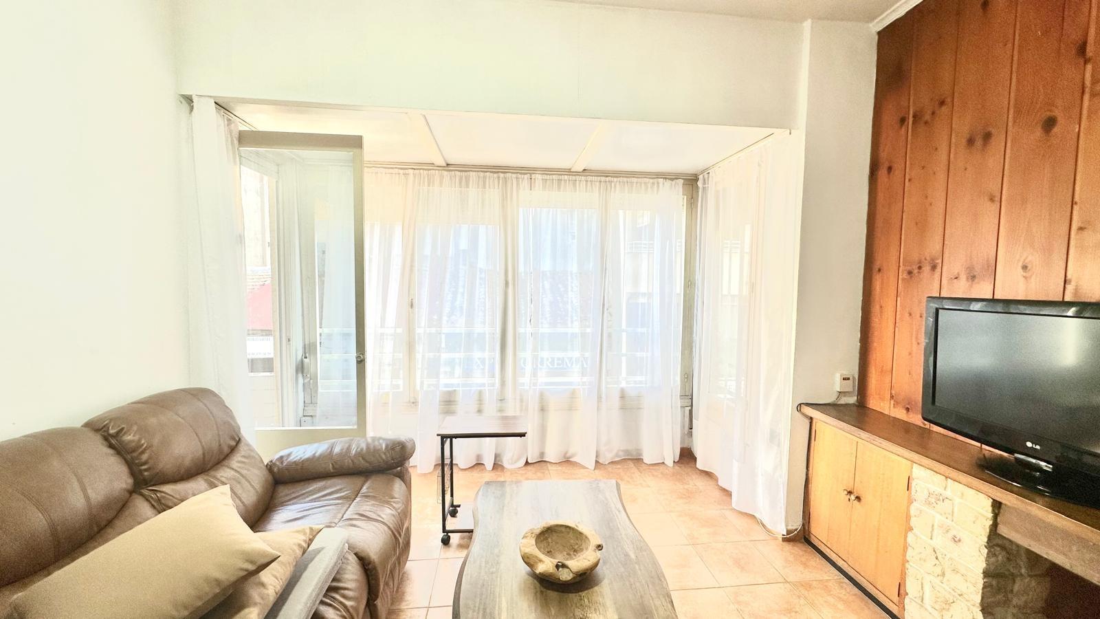 4 Bed, 1 Bath, ApartmentFor Sale, Torrevieja, Alicante