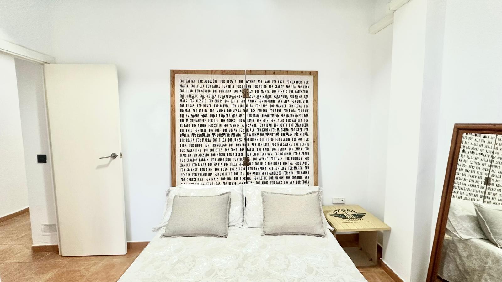 4 Bed, 1 Bath, ApartmentFor Sale, Torrevieja, Alicante