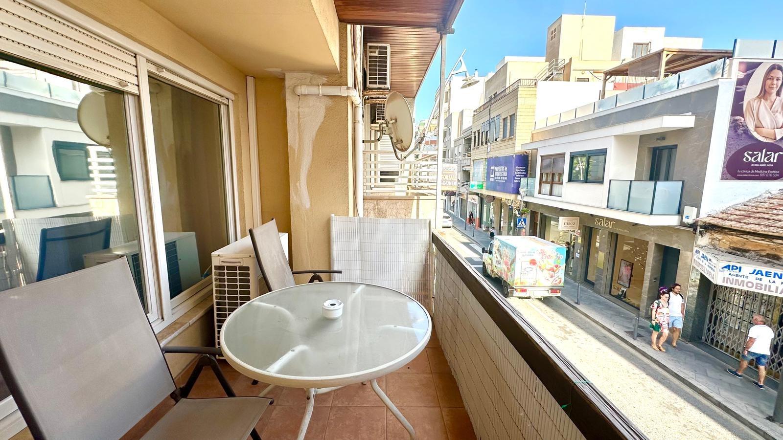 4 Bed, 1 Bath, ApartmentFor Sale, Torrevieja, Alicante