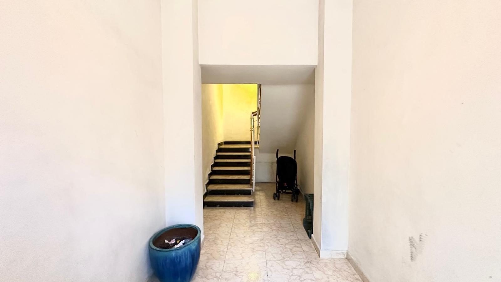 4 Bed, 1 Bath, ApartmentFor Sale, Torrevieja, Alicante