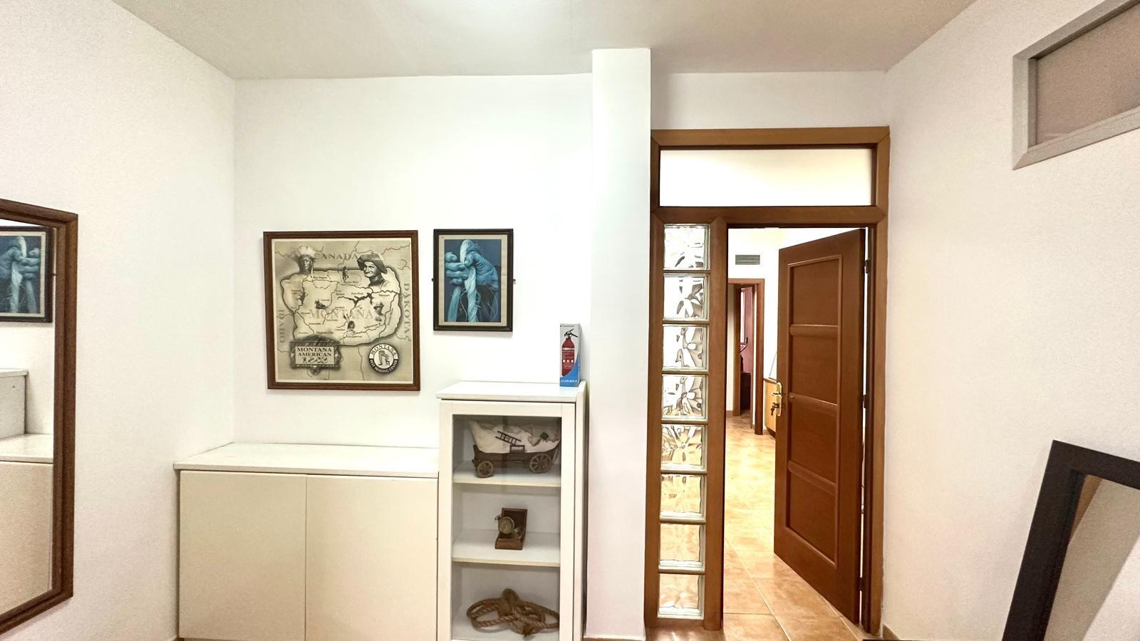 4 Bed, 1 Bath, ApartmentFor Sale, Torrevieja, Alicante