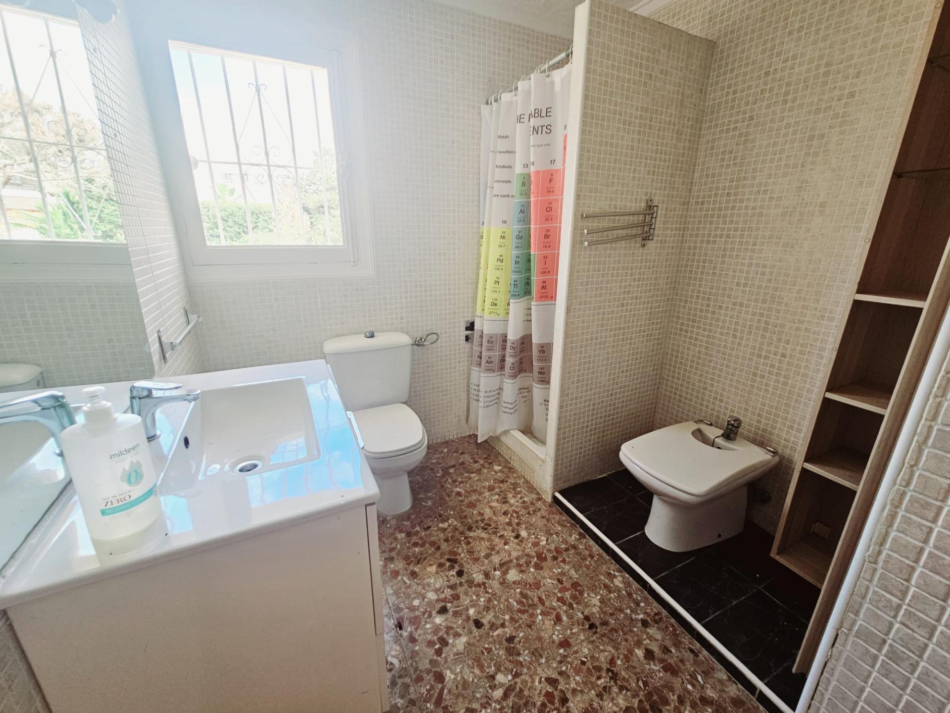 4 Bed, 2 Bath, HouseFor Sale, Torrevieja, Alicante