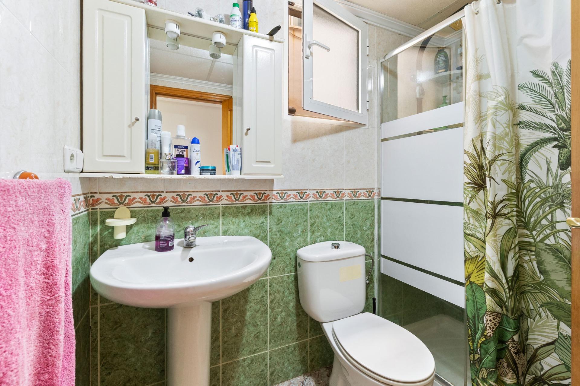 2 Bed, 1 Bath, ApartmentFor Sale, Torrevieja, Alicante