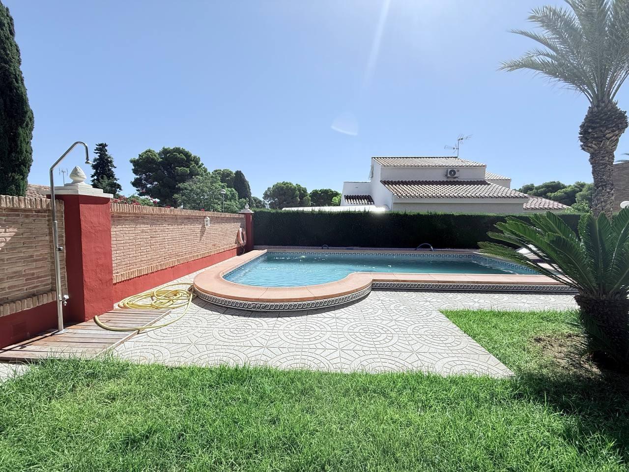 5 Bed, 3 Bath, HouseFor Sale, Campoamor, Alicante