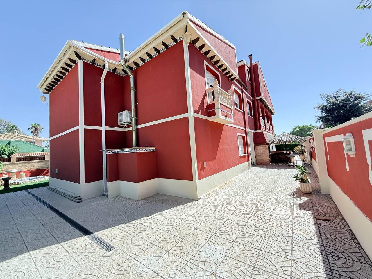 5 Bed, 3 Bath, HouseFor Sale, Campoamor, Alicante