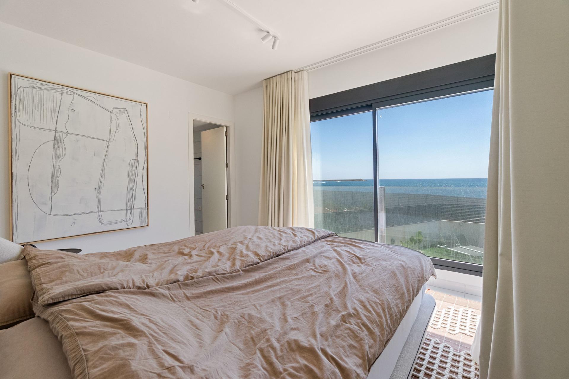 5 Bed, 3 Bath, HouseFor Sale, Torrevieja, Alicante