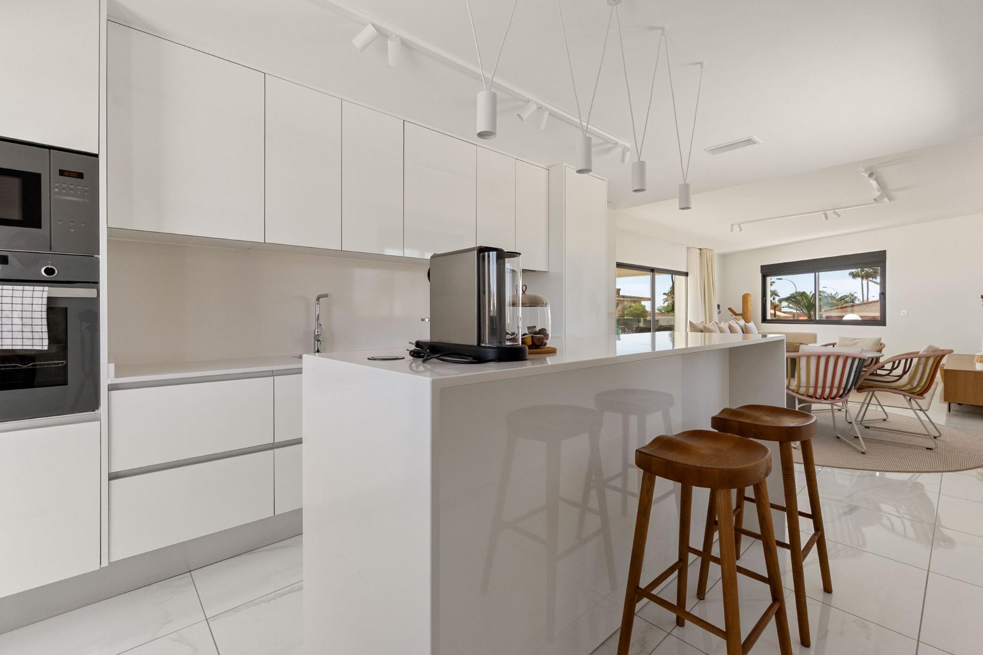 5 Bed, 3 Bath, HouseFor Sale, Torrevieja, Alicante