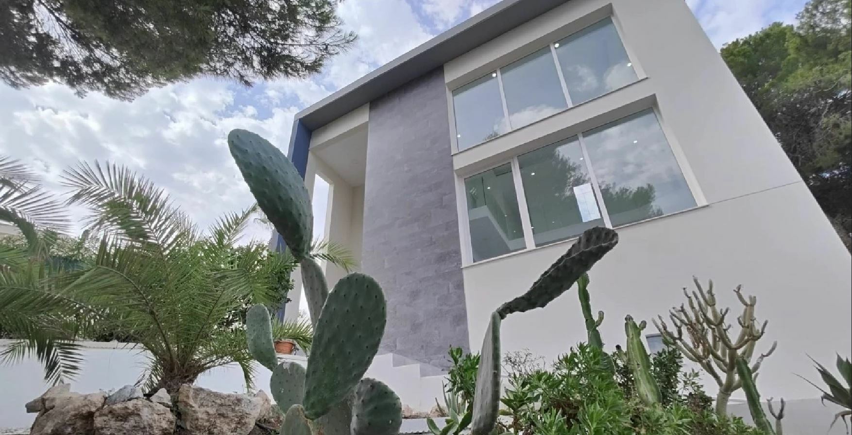 6 Bed, 3 Bath, HouseFor Sale, Torrevieja, Alicante