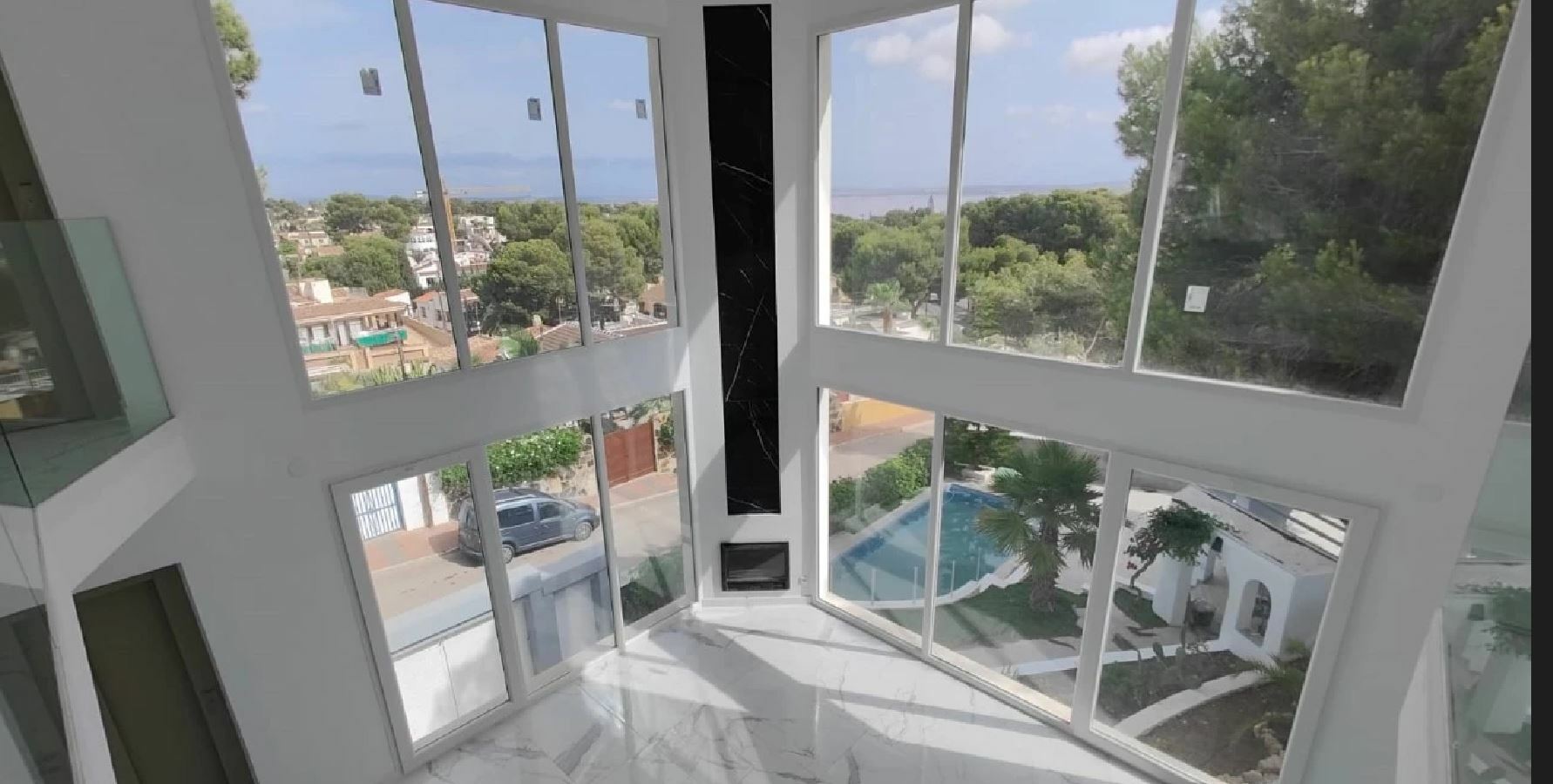 6 Bed, 3 Bath, HouseFor Sale, Torrevieja, Alicante