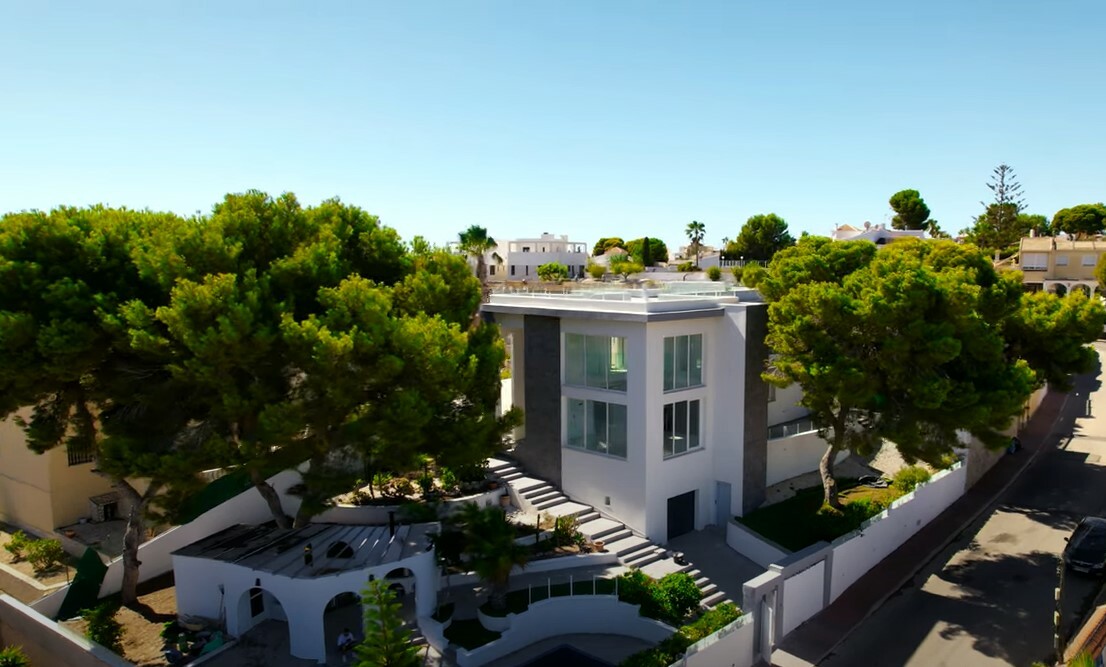 6 Bed, 3 Bath, HouseFor Sale, Torrevieja, Alicante