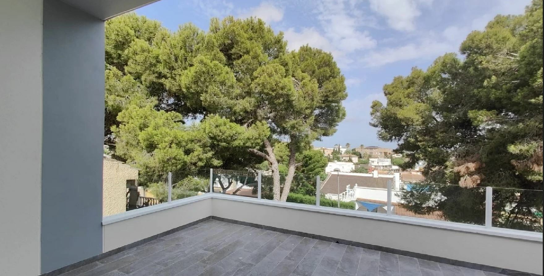 6 Bed, 3 Bath, HouseFor Sale, Torrevieja, Alicante