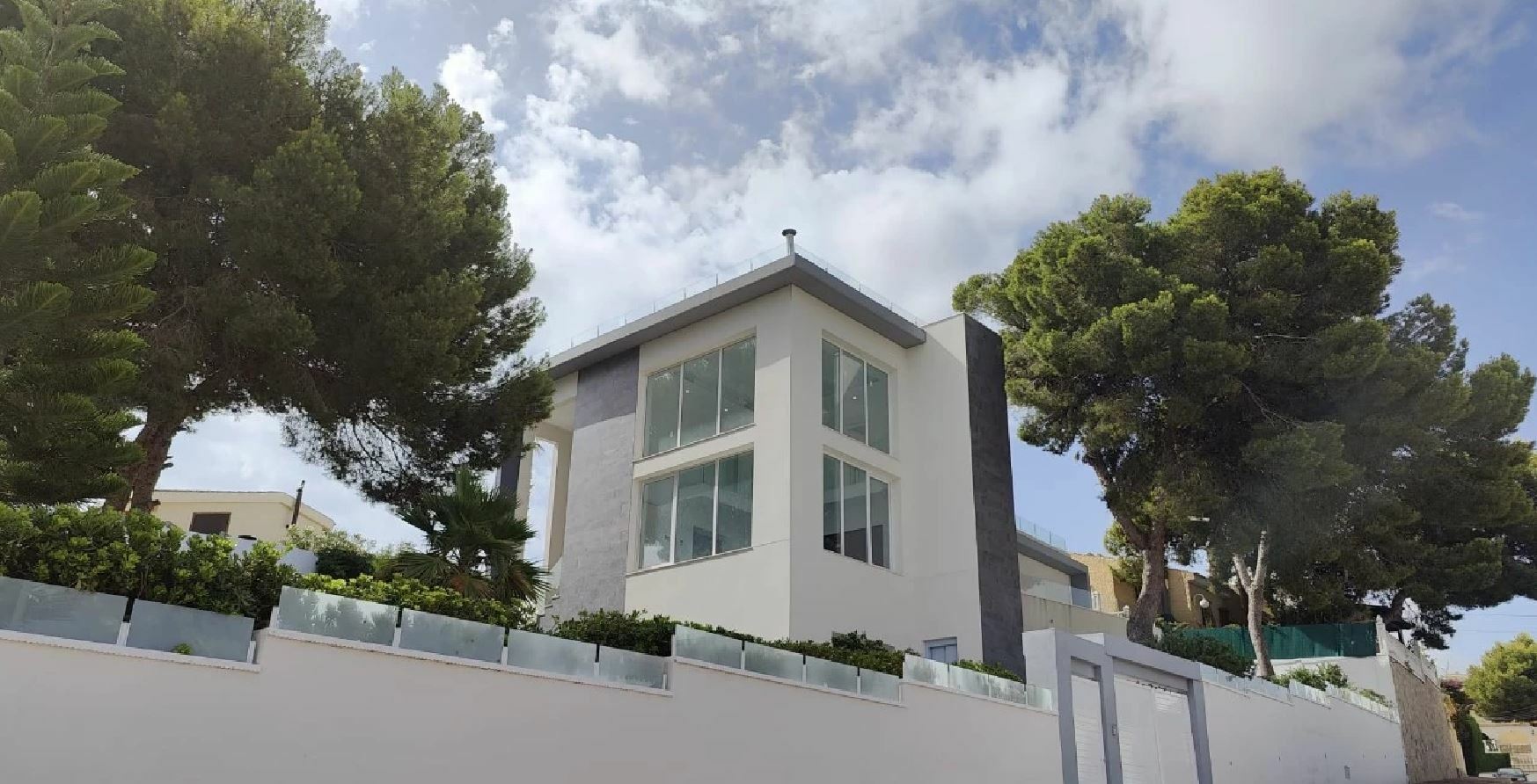 6 Bed, 3 Bath, HouseFor Sale, Torrevieja, Alicante