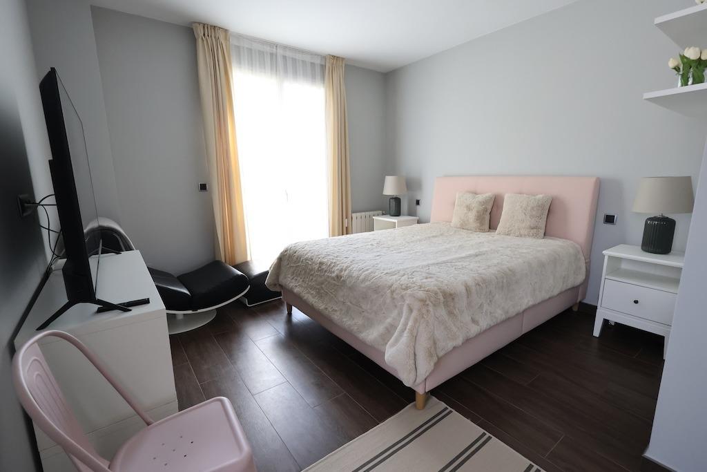 4 Bed, 3 Bath, HouseFor Sale, Cabo Roig, Alicante