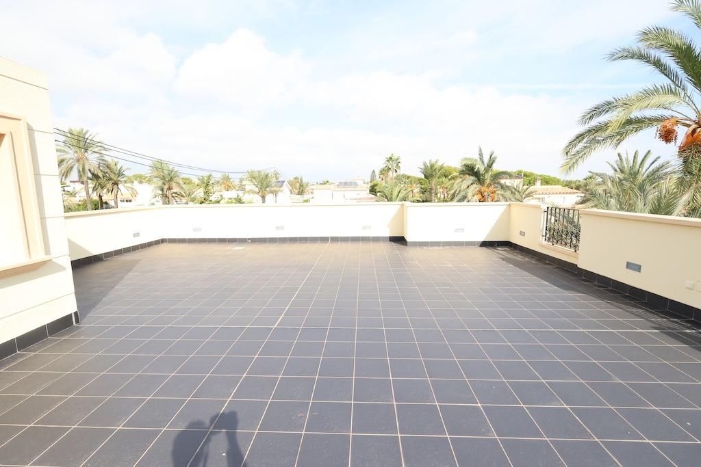 4 Bed, 3 Bath, HouseFor Sale, Cabo Roig, Alicante