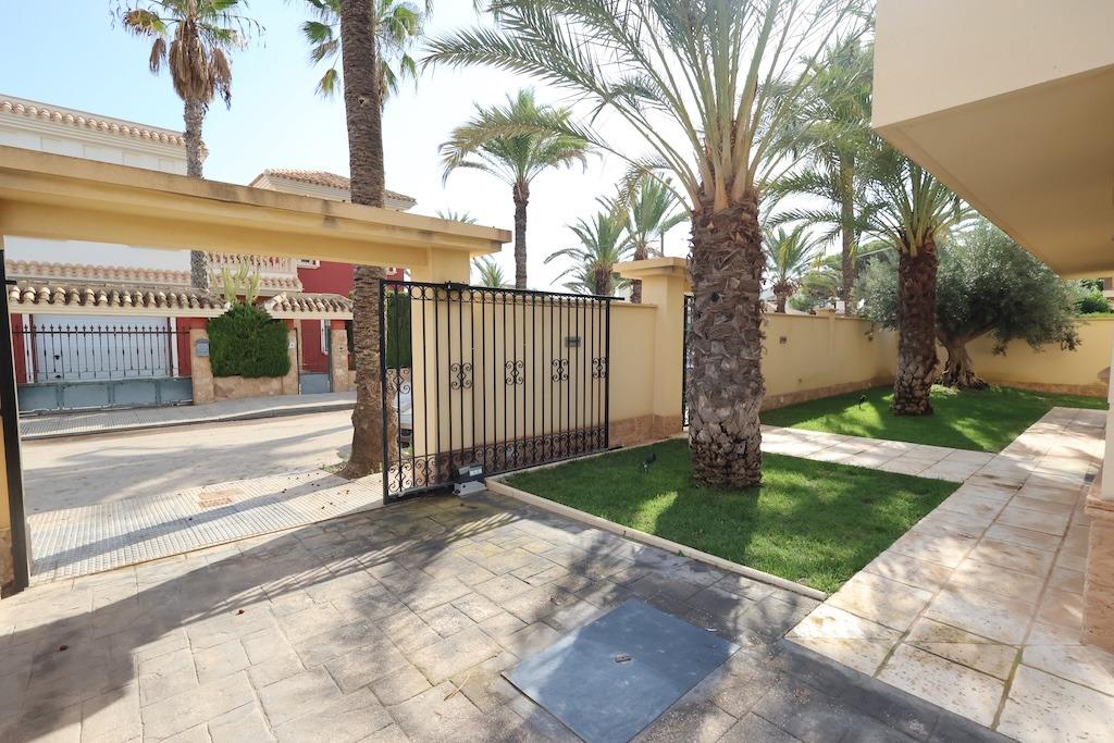 4 Bed, 3 Bath, HouseFor Sale, Cabo Roig, Alicante