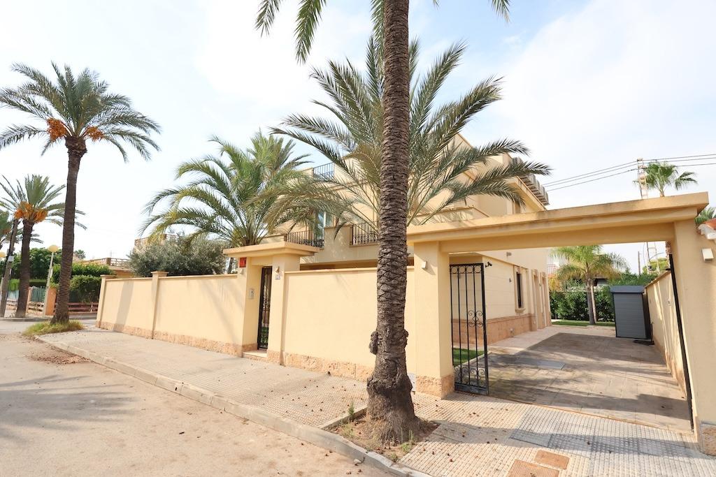 4 Bed, 3 Bath, HouseFor Sale, Cabo Roig, Alicante