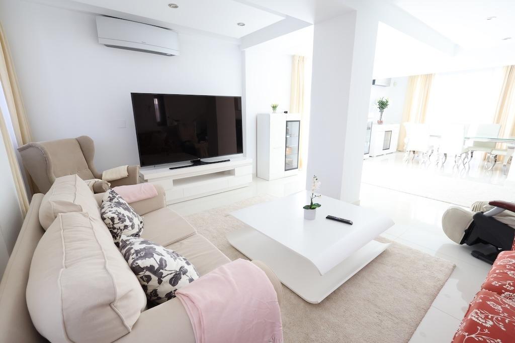 4 Bed, 3 Bath, HouseFor Sale, Cabo Roig, Alicante