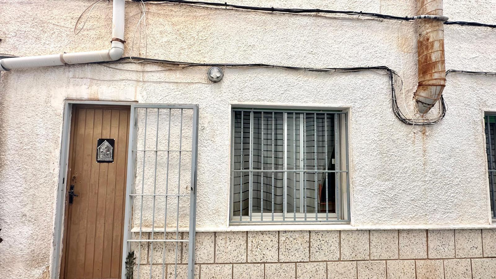 4 Bed, 2 Bath, HouseFor Sale, Torrevieja, Alicante