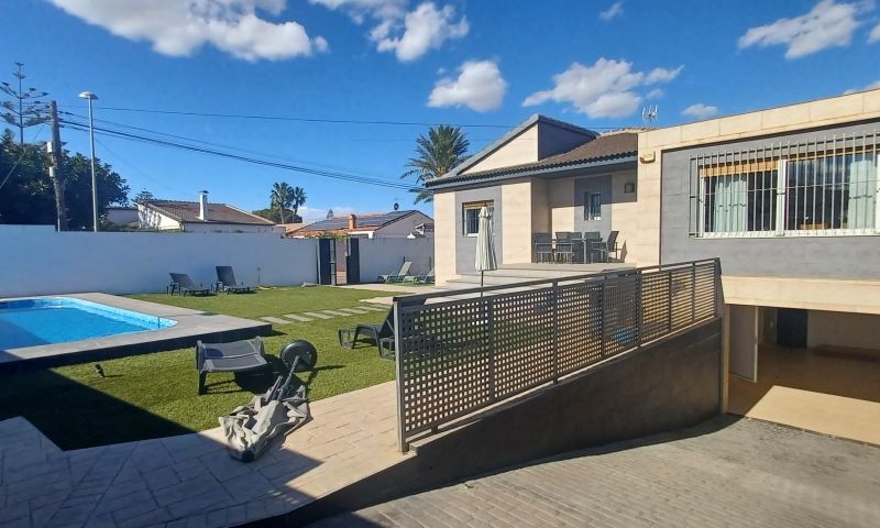 3 Bed, 2 Bath, HouseFor Sale, Torrevieja, Alicante