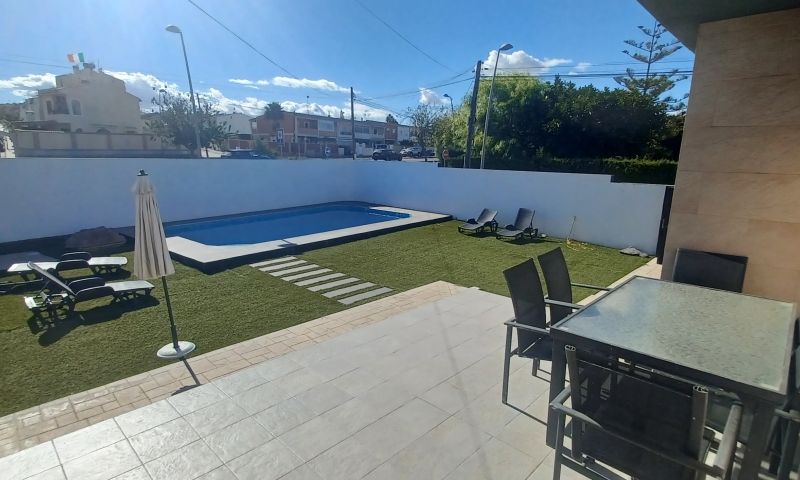 3 Bed, 2 Bath, HouseFor Sale, Torrevieja, Alicante