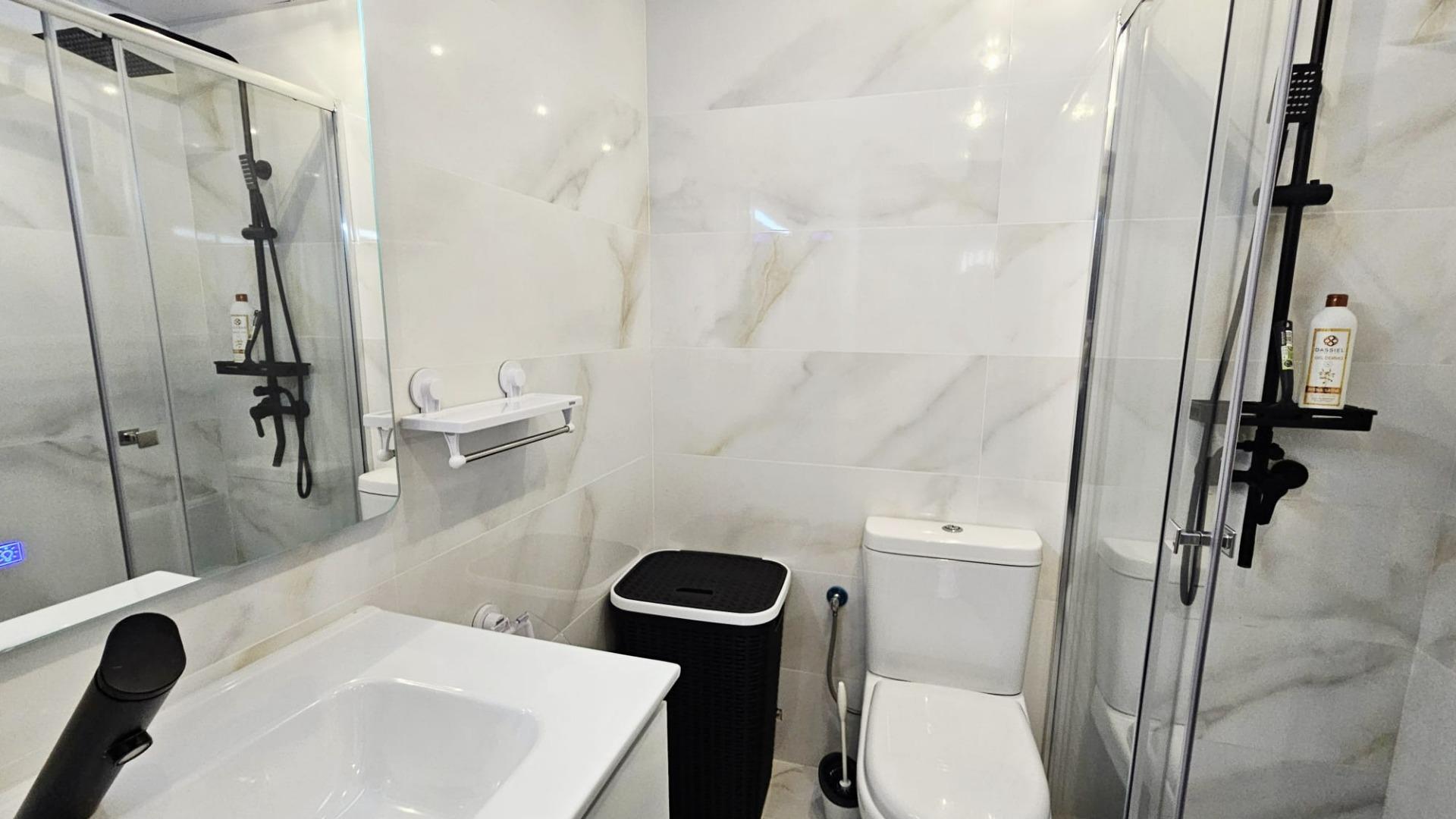 3 Bed, 1 Bath, ApartmentFor Sale, Torrevieja, Alicante