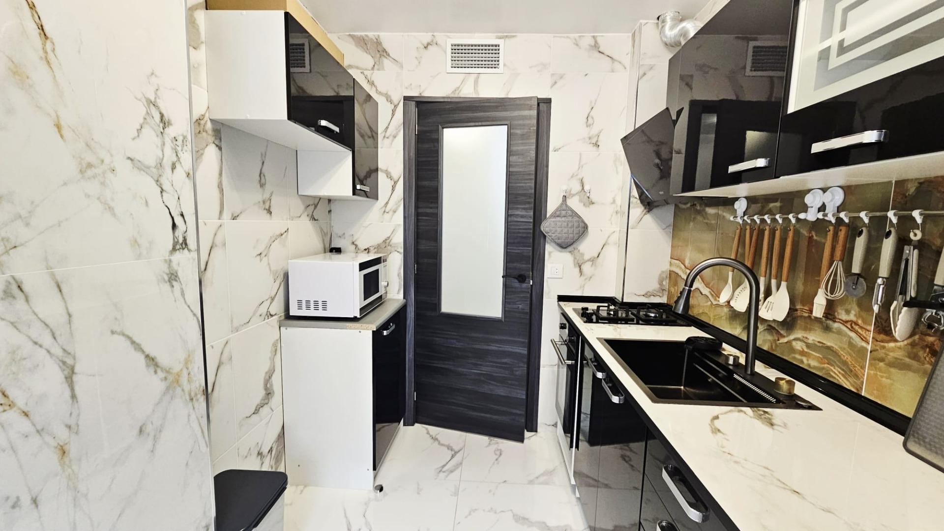 3 Bed, 1 Bath, ApartmentFor Sale, Torrevieja, Alicante