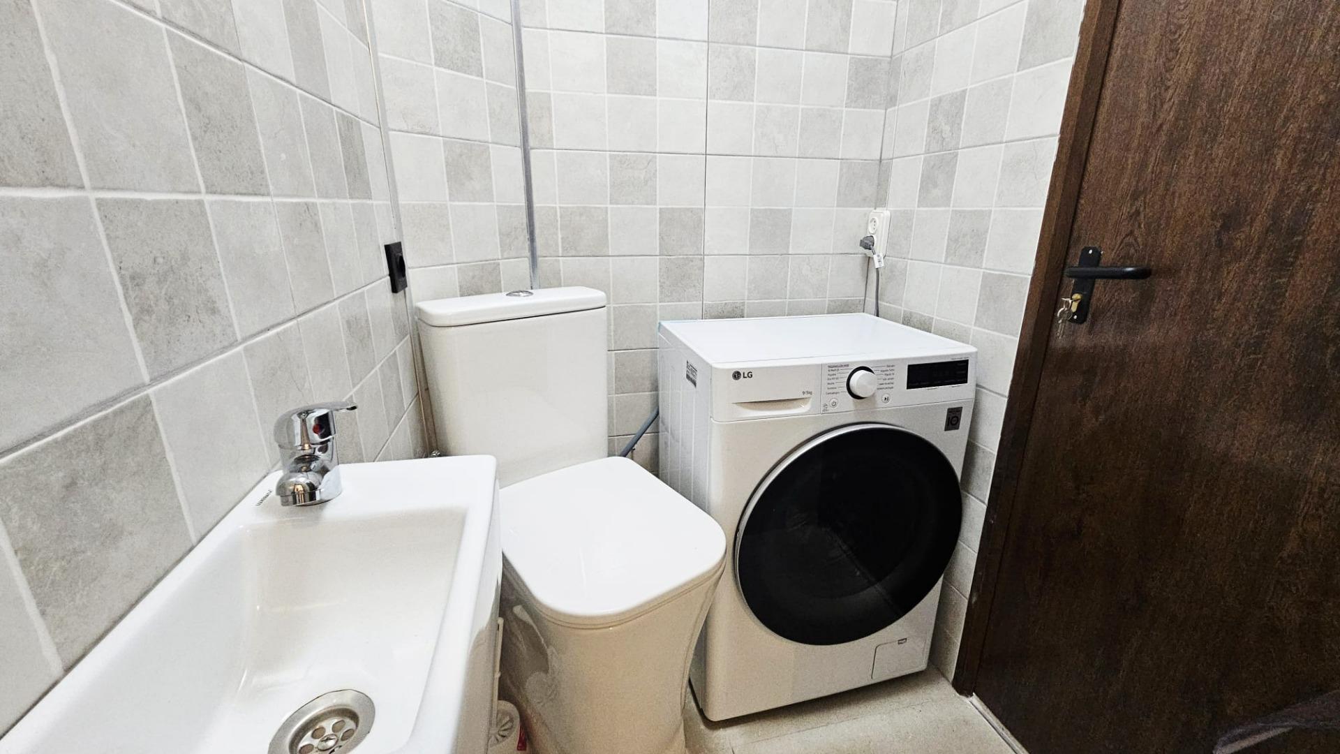 3 Bed, 1 Bath, ApartmentFor Sale, Torrevieja, Alicante