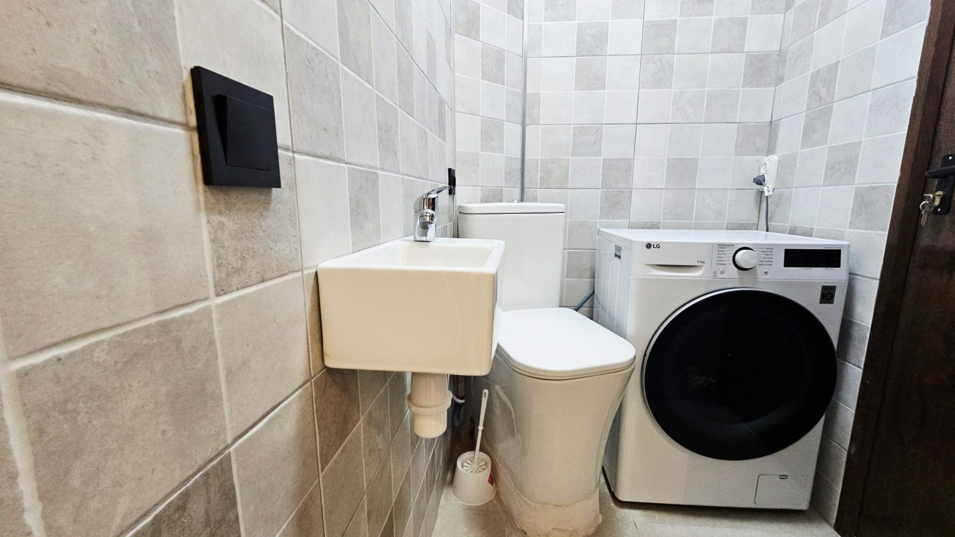 3 Bed, 1 Bath, ApartmentFor Sale, Torrevieja, Alicante