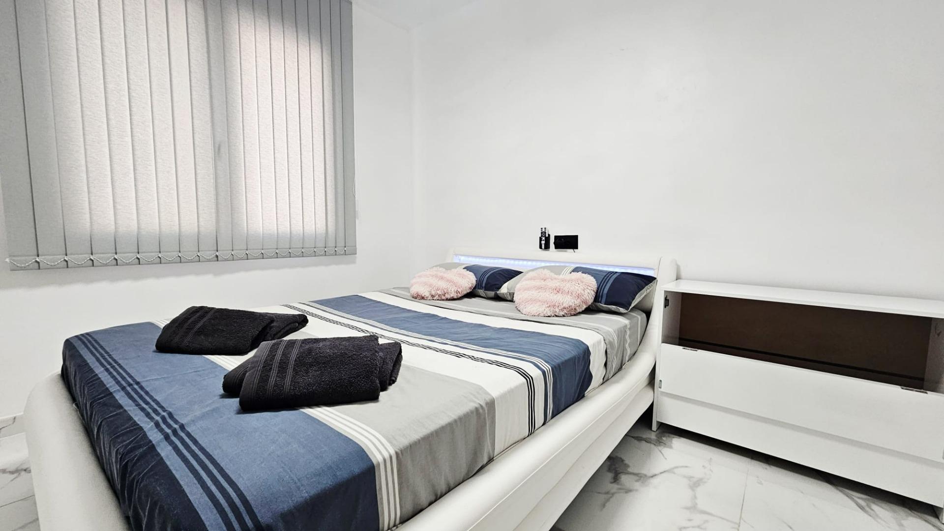 3 Bed, 1 Bath, ApartmentFor Sale, Torrevieja, Alicante