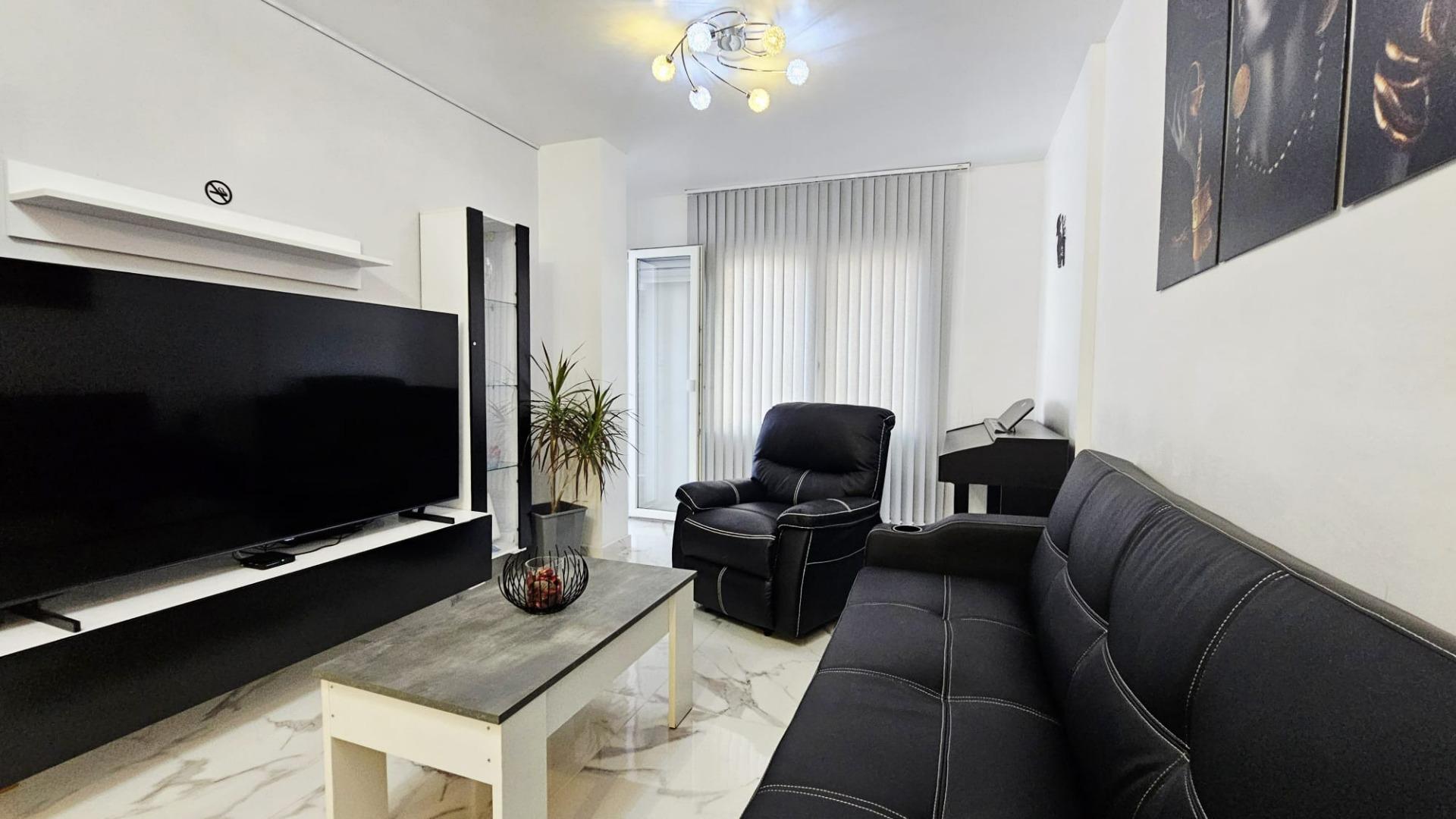 3 Bed, 1 Bath, ApartmentFor Sale, Torrevieja, Alicante