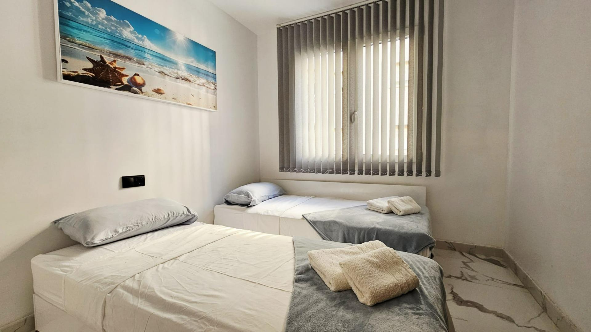 3 Bed, 1 Bath, ApartmentFor Sale, Torrevieja, Alicante