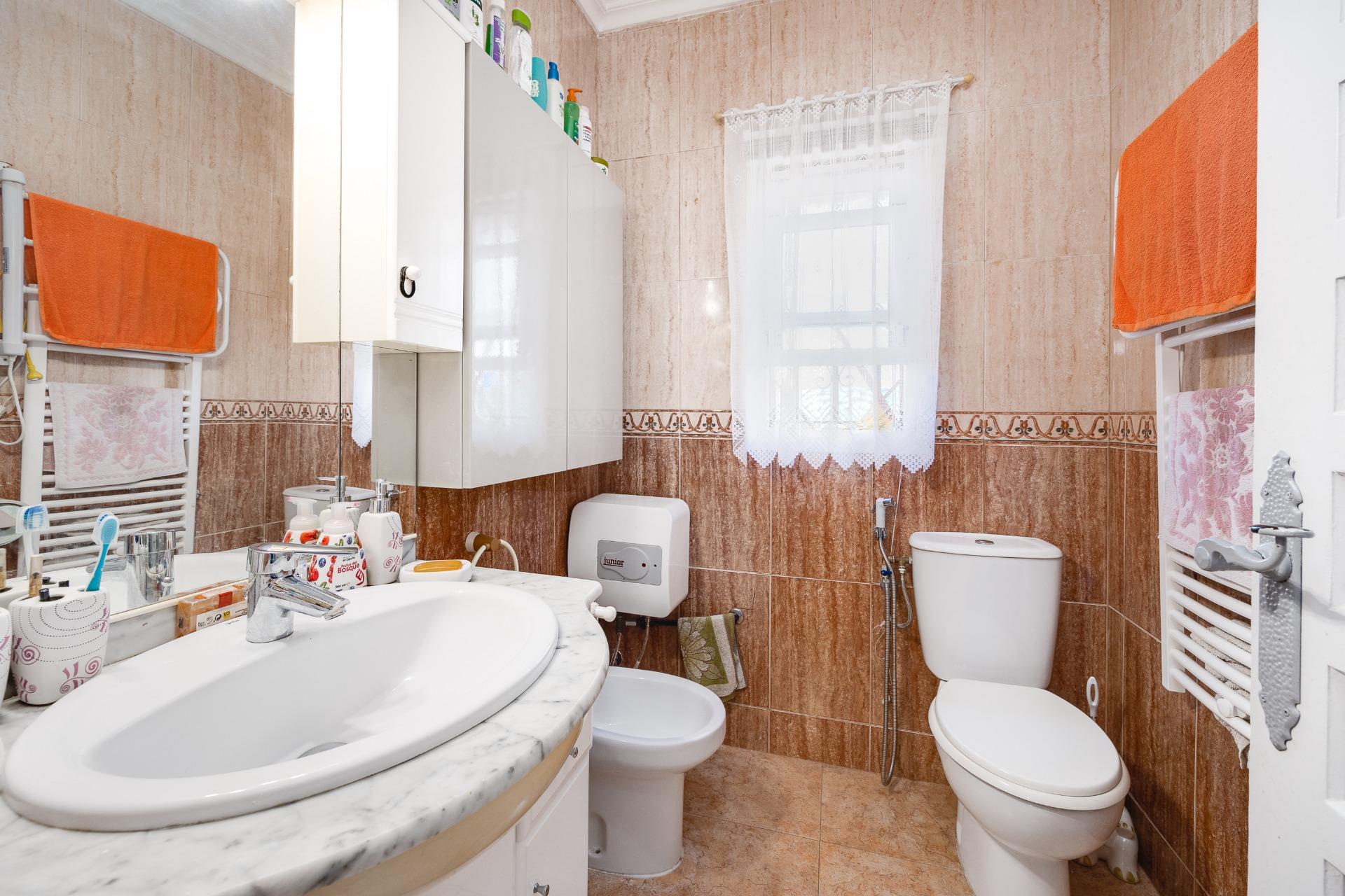 4 Bed, 3 Bath, HouseFor Sale, Torrevieja, Alicante