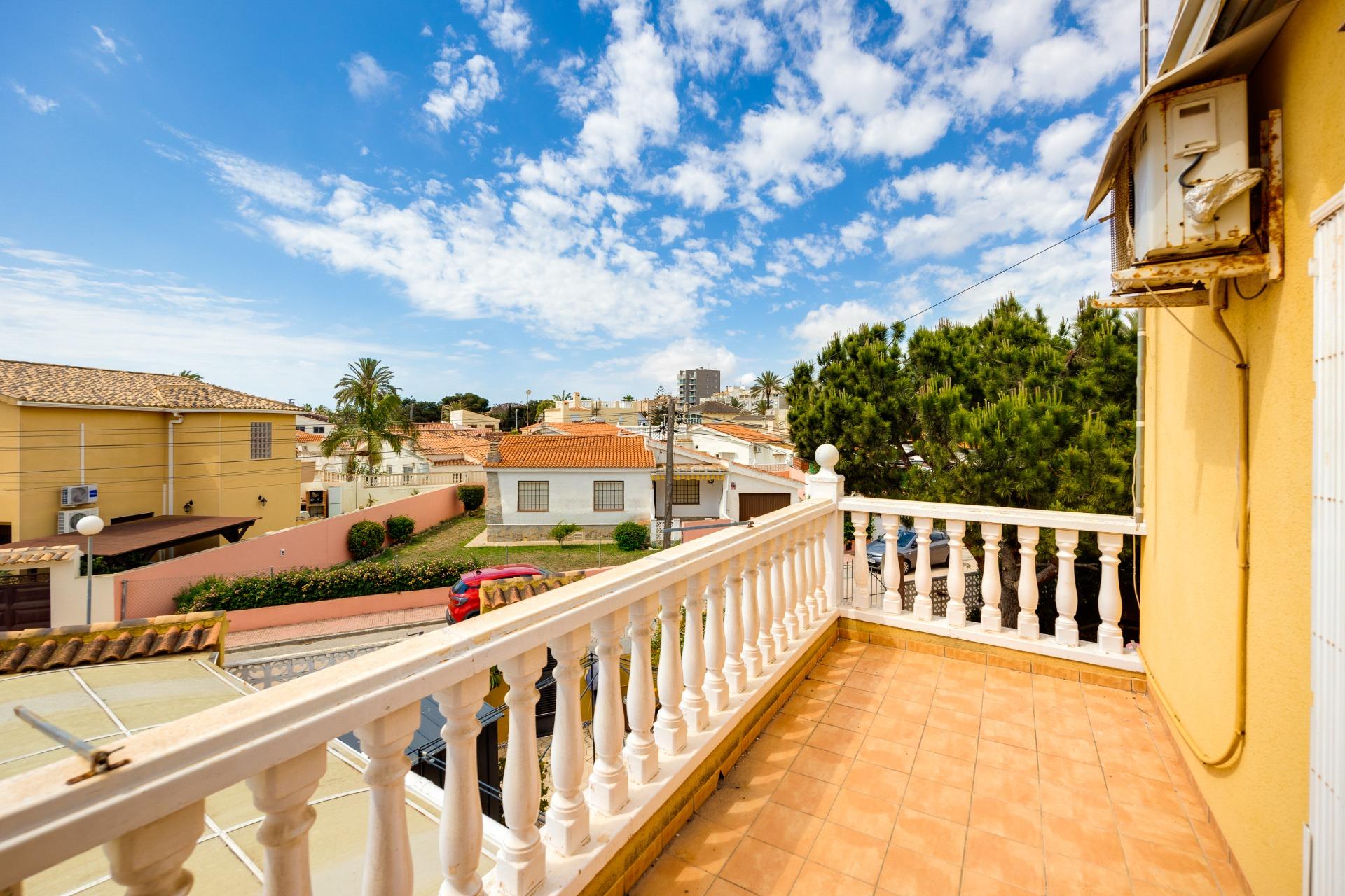 4 Bed, 3 Bath, HouseFor Sale, Torrevieja, Alicante