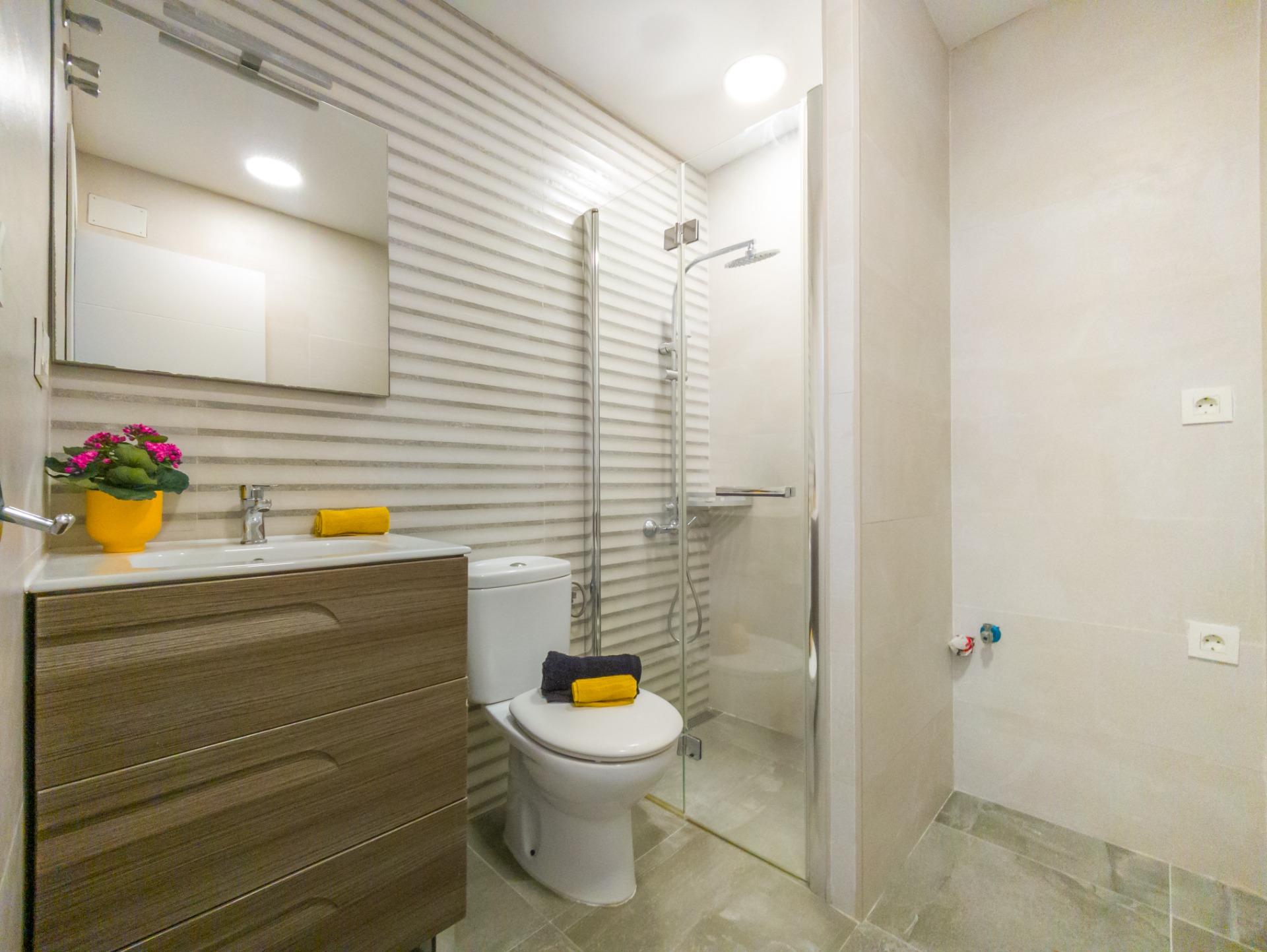 3 Bed, 2 Bath, ApartmentFor Sale, Torrevieja, Alicante