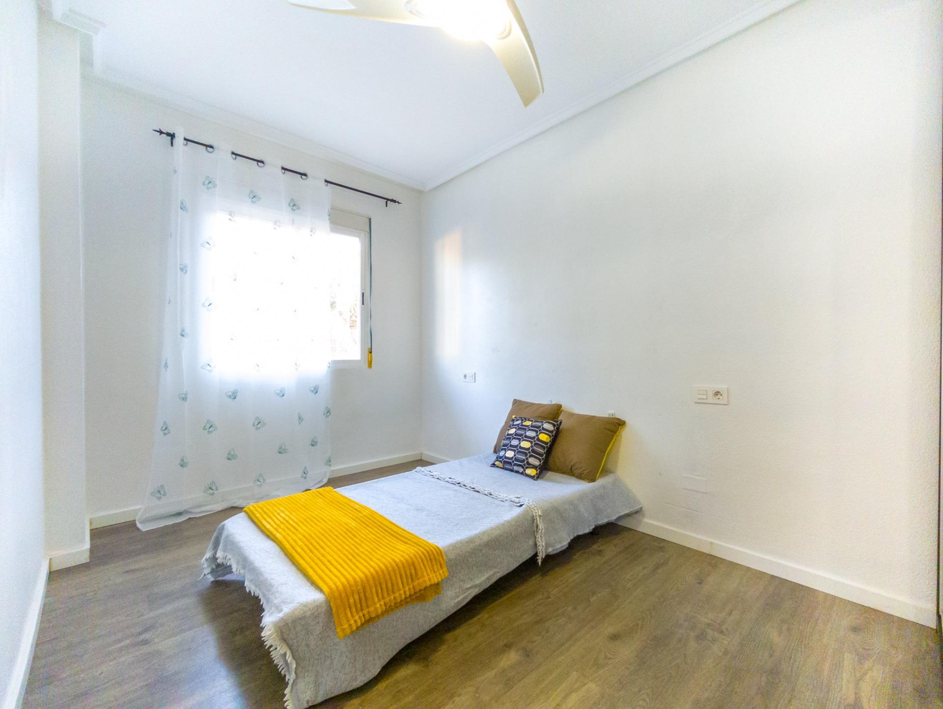 3 Bed, 2 Bath, ApartmentFor Sale, Torrevieja, Alicante