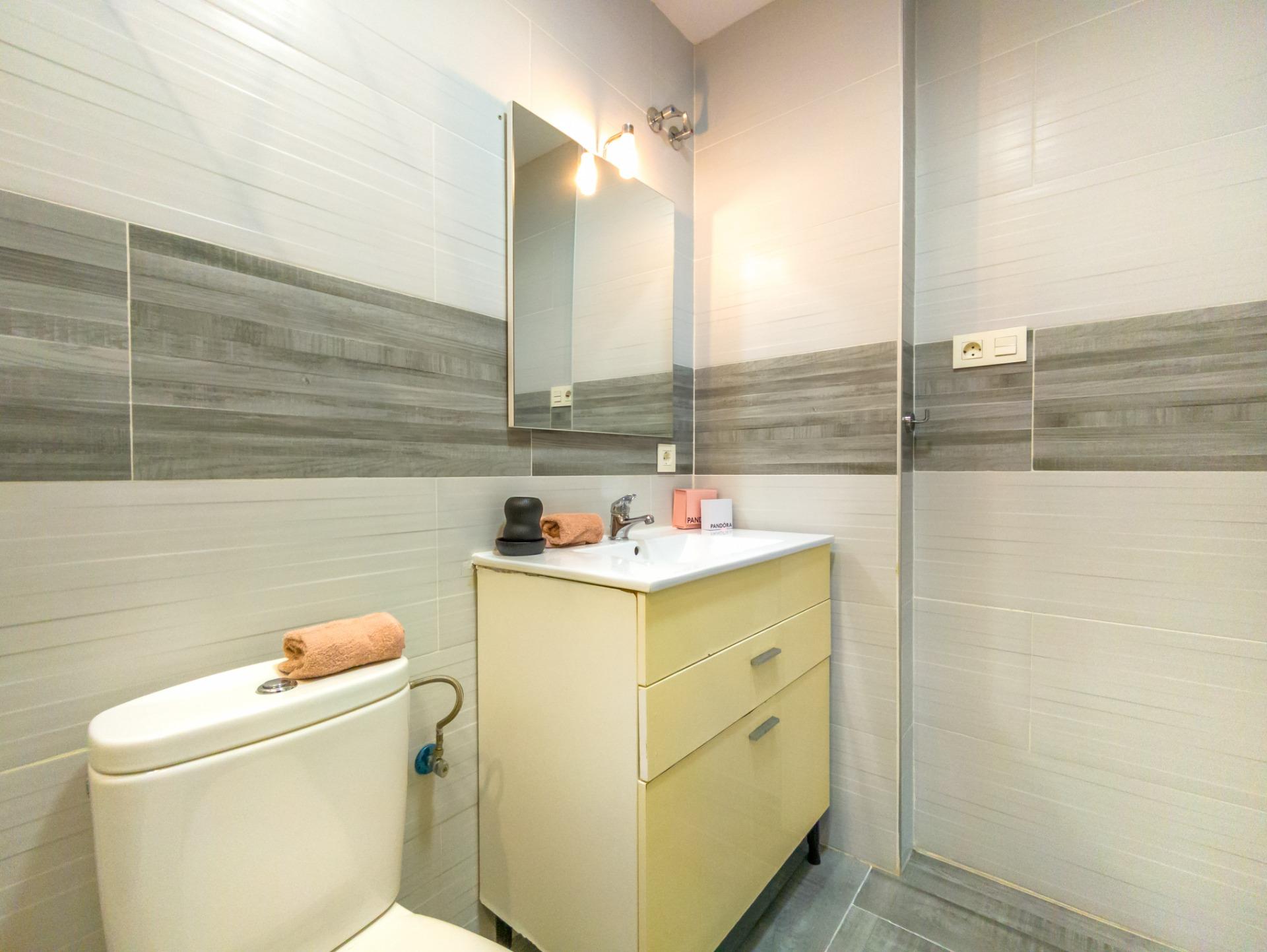 3 Bed, 2 Bath, ApartmentFor Sale, Torrevieja, Alicante