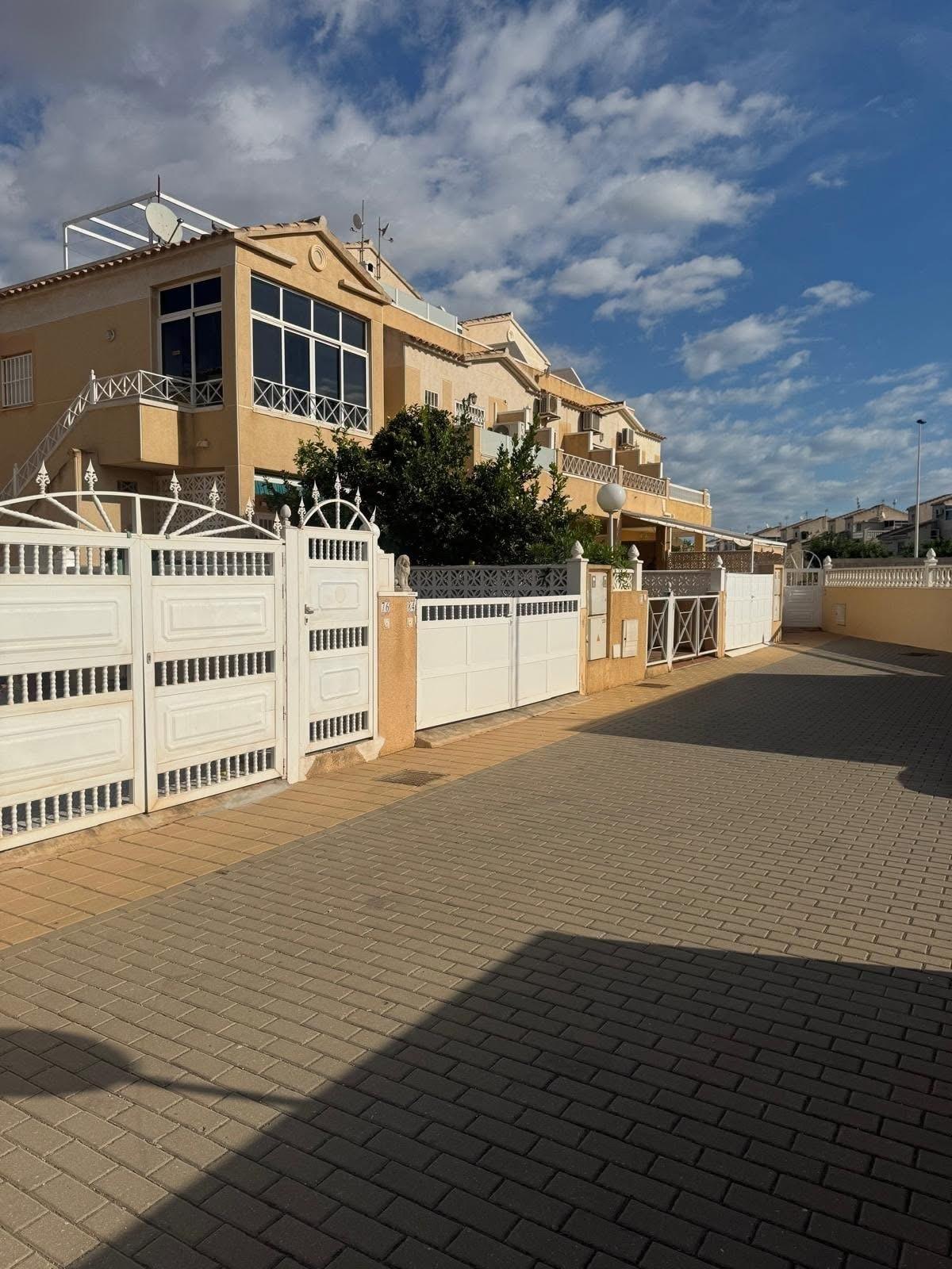 3 Bed, 1 Bath, ApartmentFor Sale, Torrevieja, Alicante