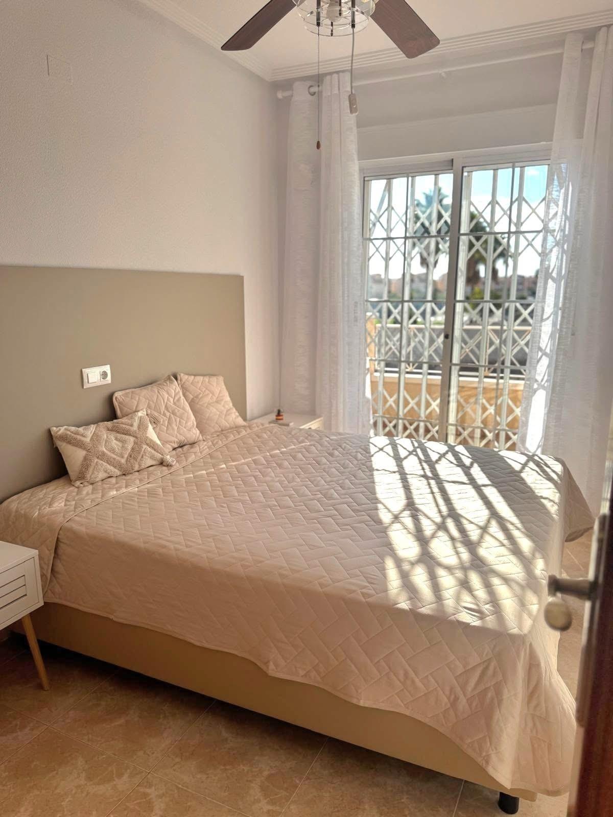 3 Bed, 1 Bath, ApartmentFor Sale, Torrevieja, Alicante