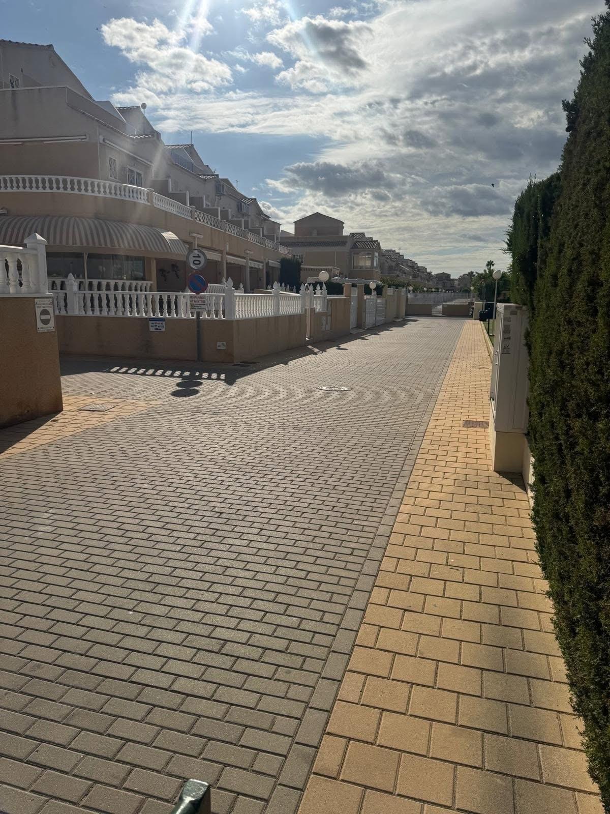 3 Bed, 1 Bath, ApartmentFor Sale, Torrevieja, Alicante
